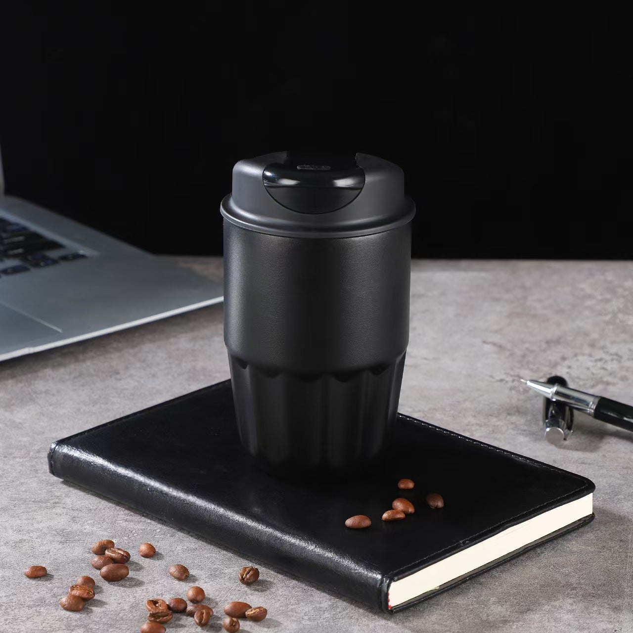 Stylish 316 Stainless Steel Insulated Mug 🥶☕ – Keep Your Drinks Hot or Cold for Hours!